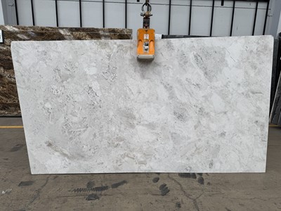 Santorini / Lorde White Honed (Marble)