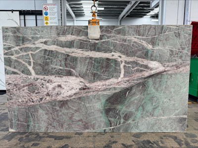 Tiffany Honed (Quartzite)
