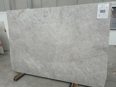 Tundra Grey Light Honed (Limestone)