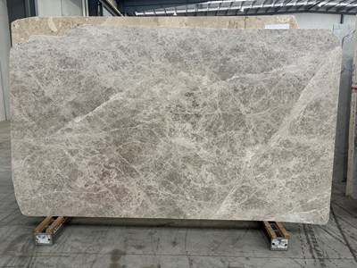Tundra Light Honed (Limestone)
