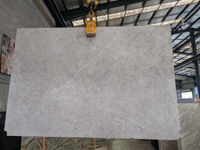 Tundra Grey Light Honed (Limestone)